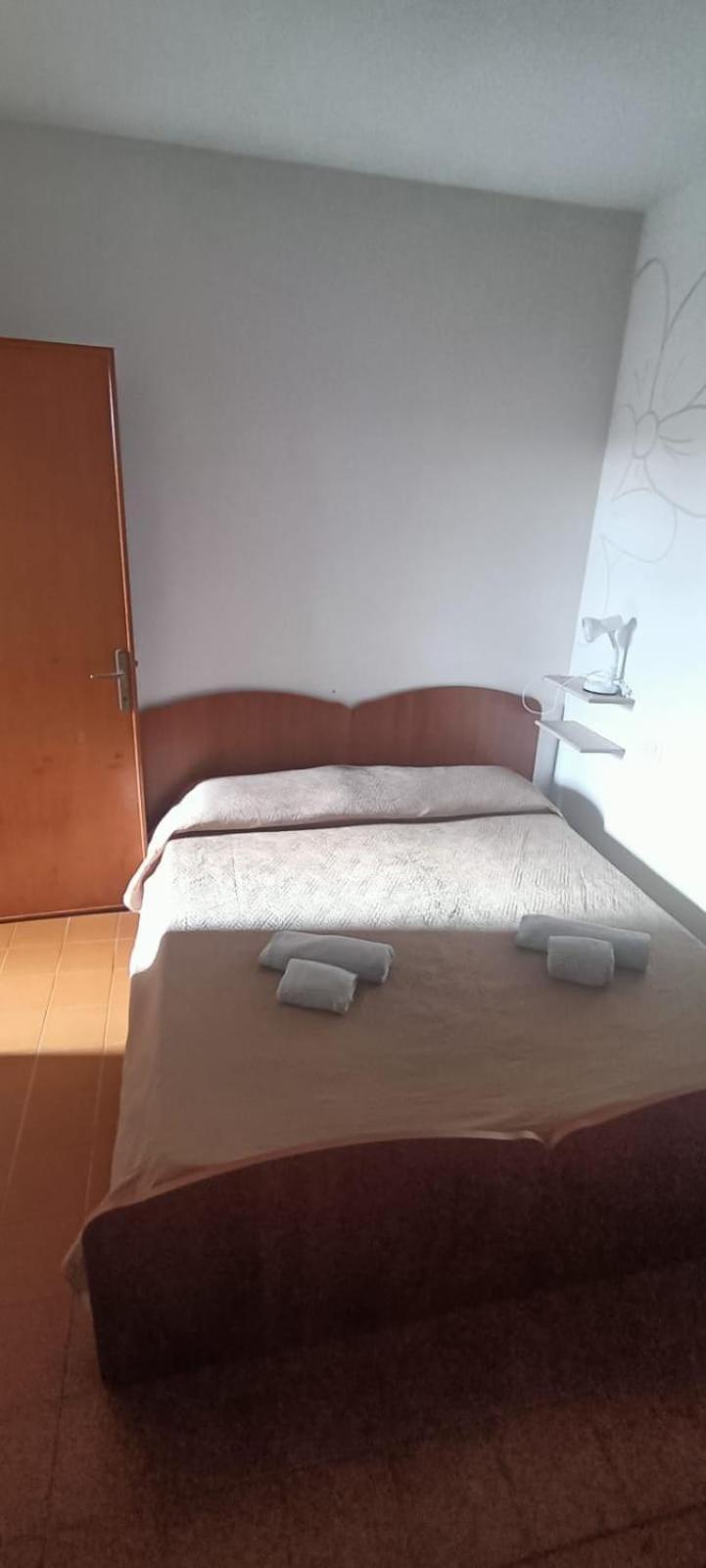 Camping Ermosa 波萨达 外观 照片